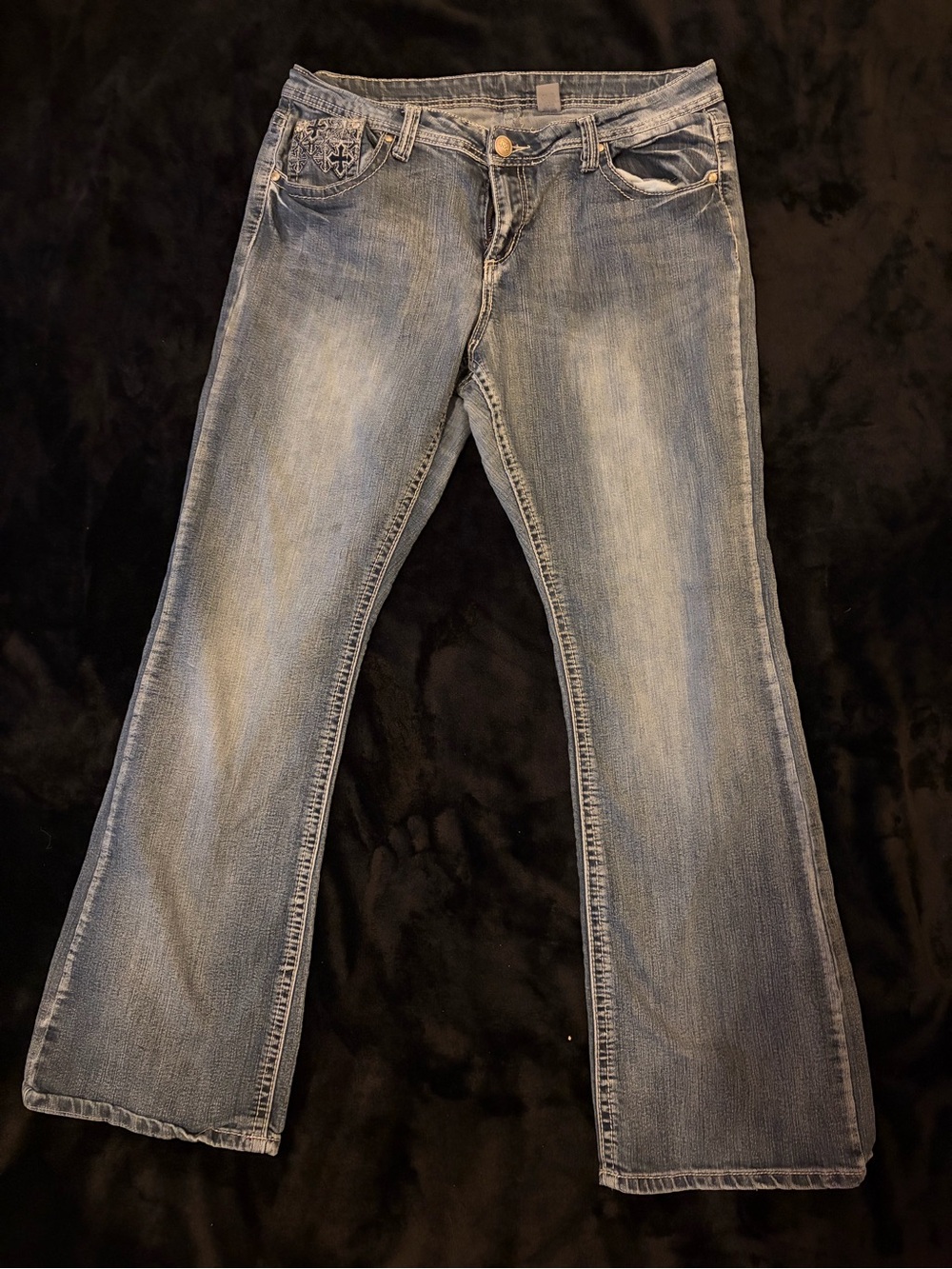 Women’s Size 16 Bootcut Jeans – No Brand Tag – Embroidered Rhinestone Detail